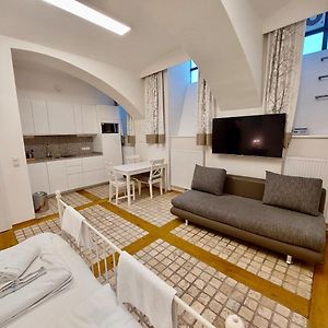 Modern Studios Near City Center